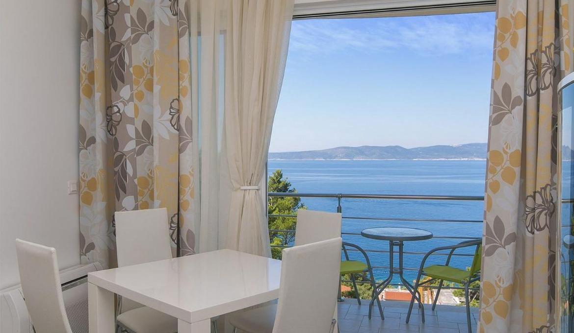 Villa Issea Brela Exteriör bild