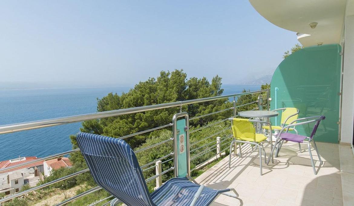 Villa Issea Brela Exteriör bild