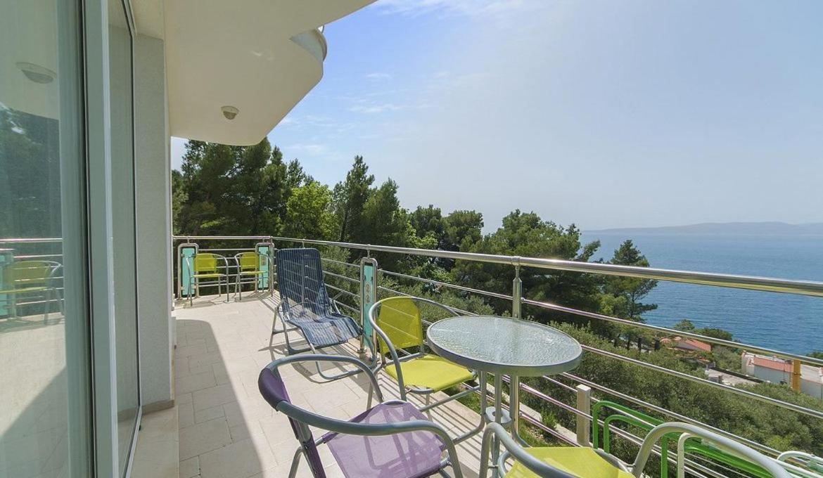 Villa Issea Brela Exteriör bild