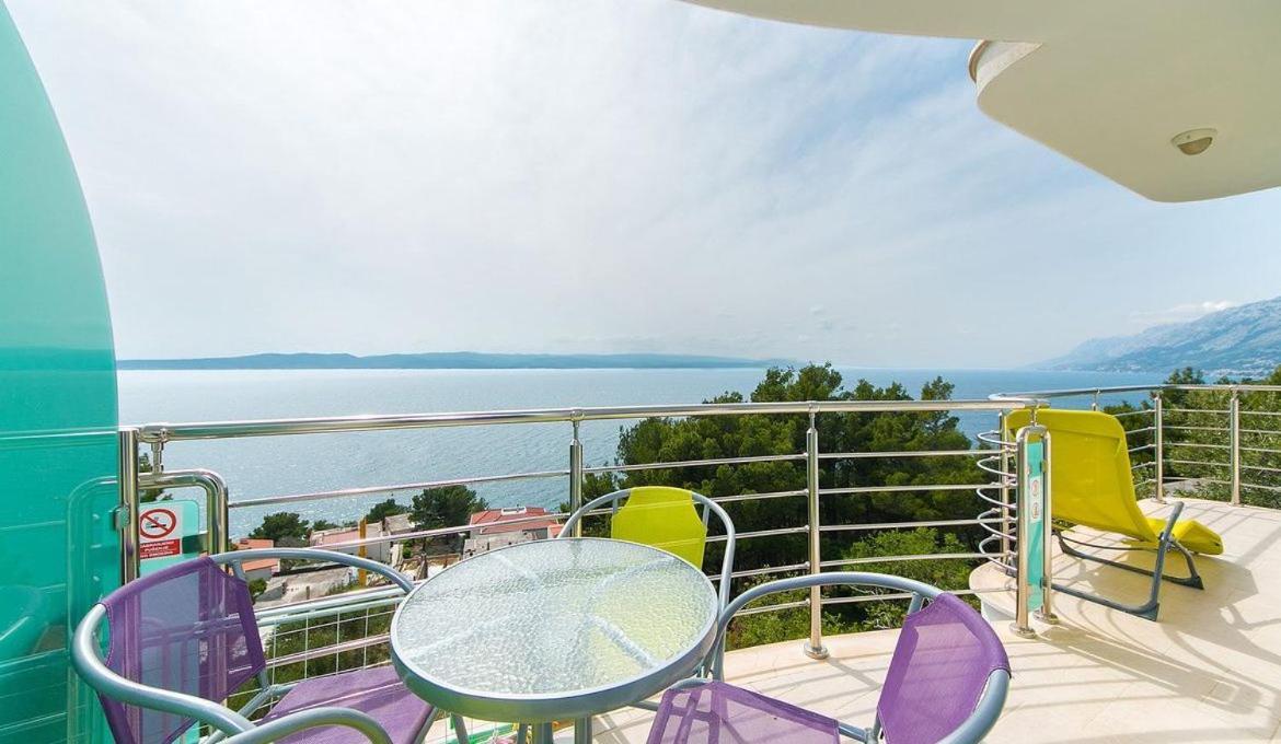 Villa Issea Brela Exteriör bild