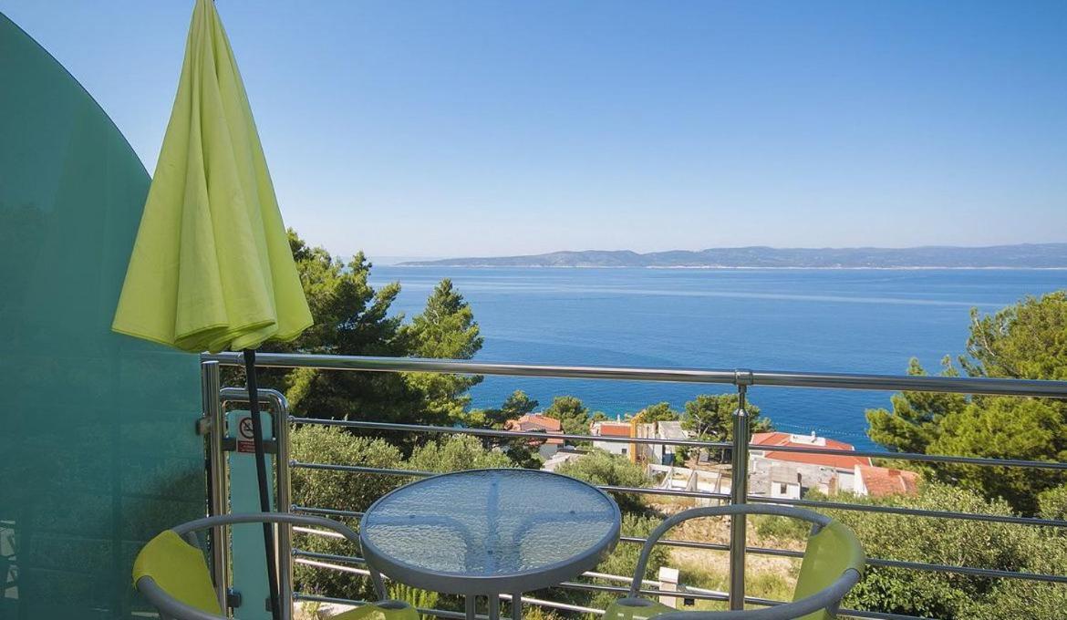 Villa Issea Brela Exteriör bild