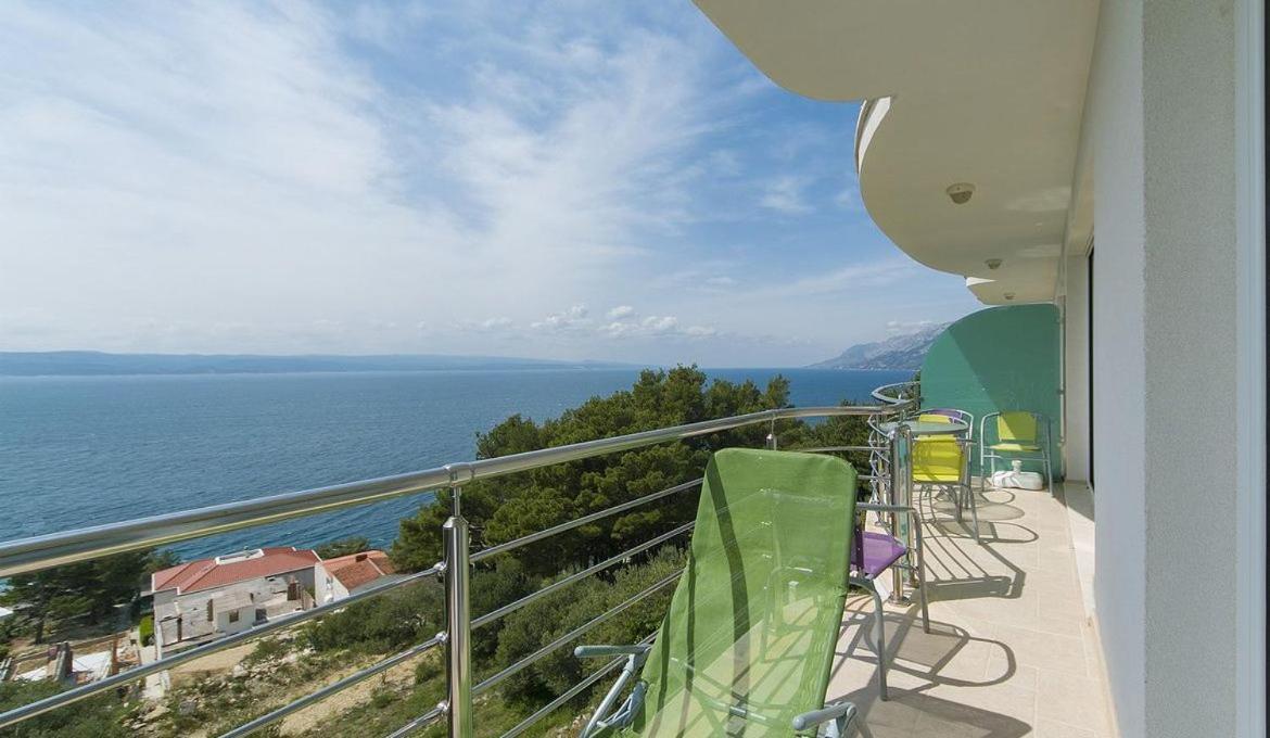 Villa Issea Brela Exteriör bild