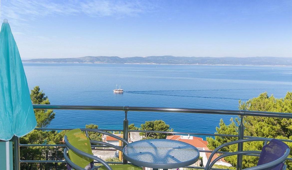 Villa Issea Brela Exteriör bild